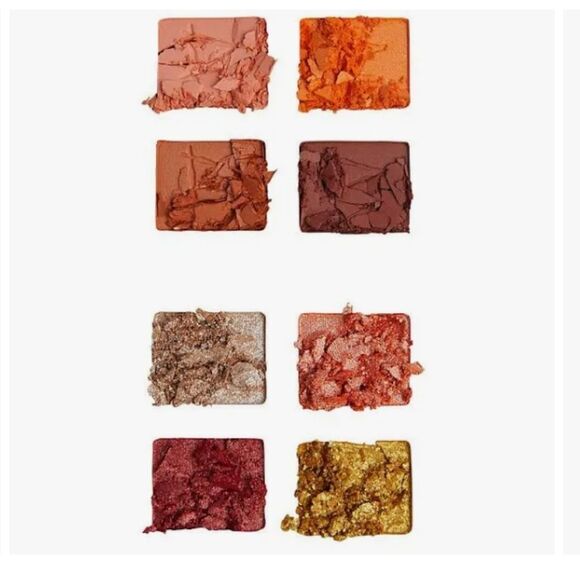 Revolution Beauty X Shrek Puss In Boots Mini Shadow Palette - Picture 3 of 8